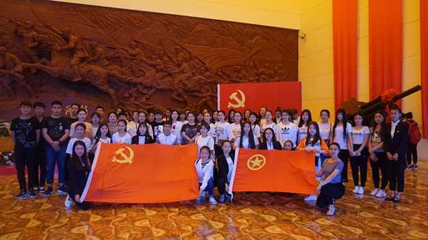 参观1_副本.jpg