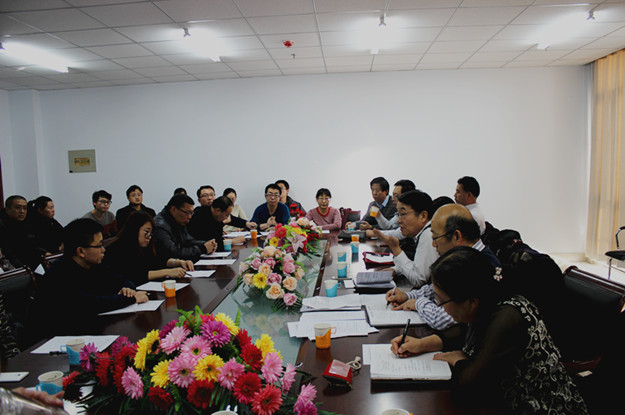 副校长许卫生物系走访调研3.JPG
